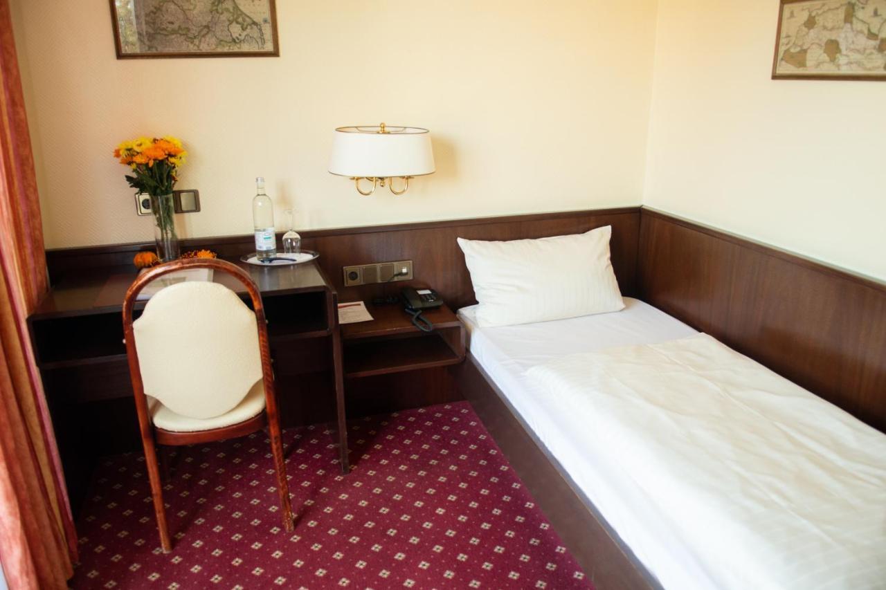 Hotel Haus Am Zoo Дюссельдорф Экстерьер фото
