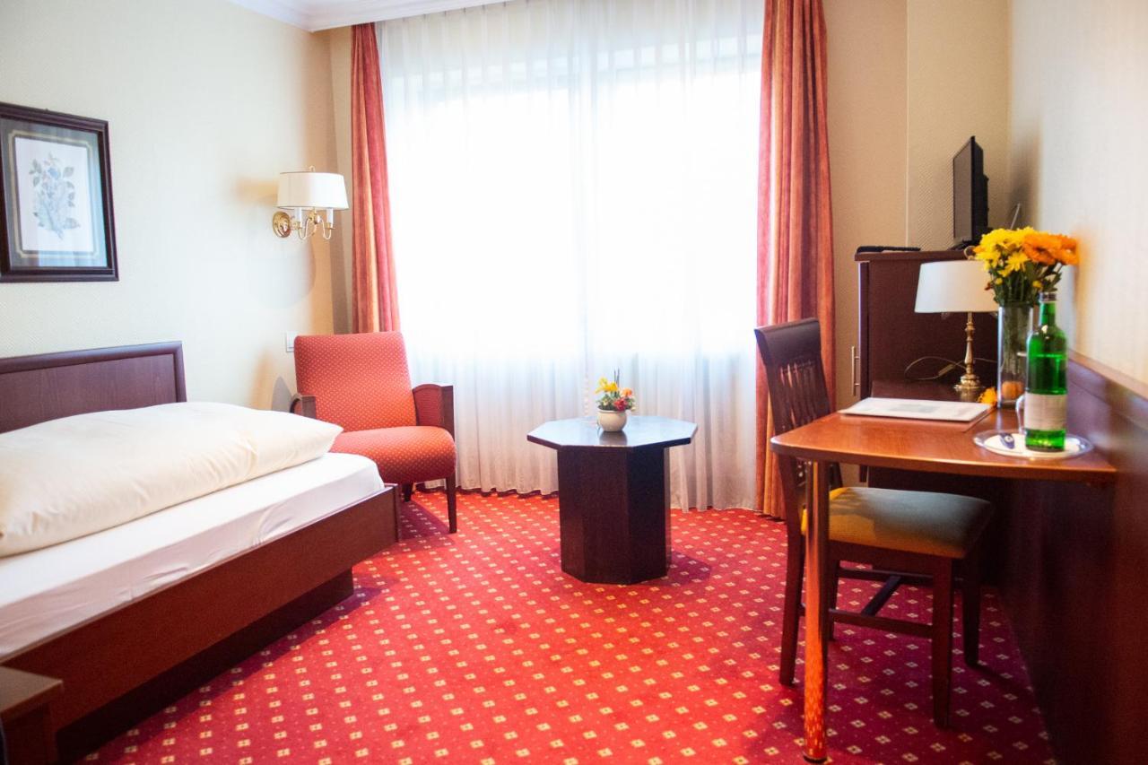 Hotel Haus Am Zoo Дюссельдорф Экстерьер фото