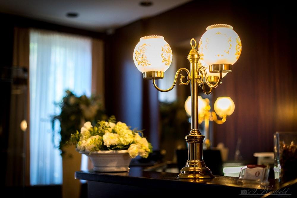 Hotel Haus Am Zoo Дюссельдорф Экстерьер фото